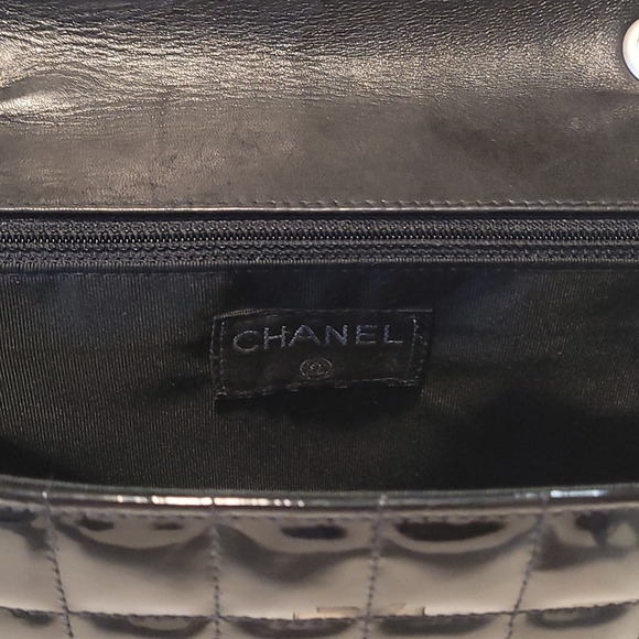 CHANEL (AUTHENTIC) - Picture 3 of 5